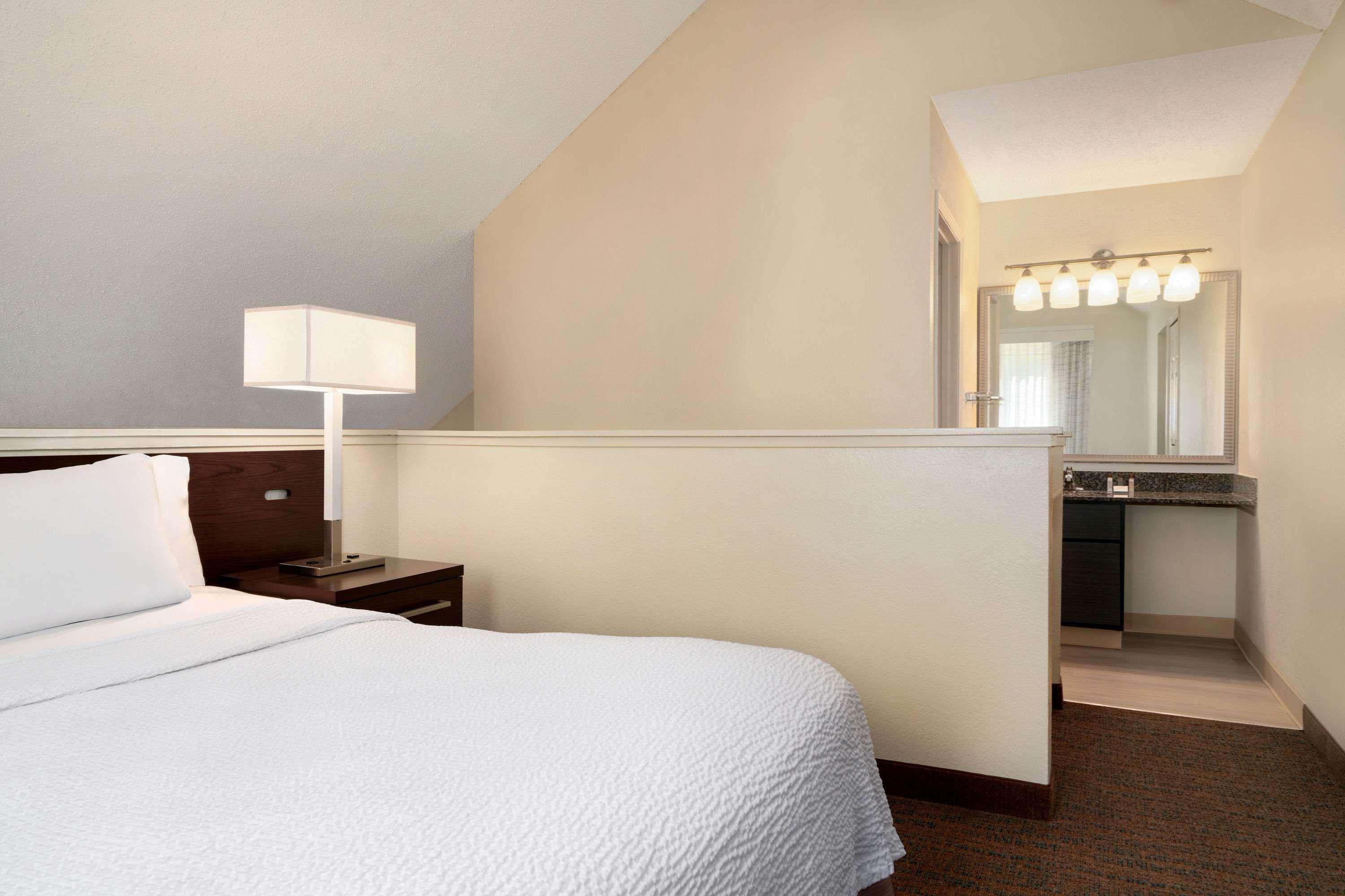 Hawthorn Suites By Wyndham Tinton Falls Exterior photo